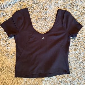 Lulu crop tee